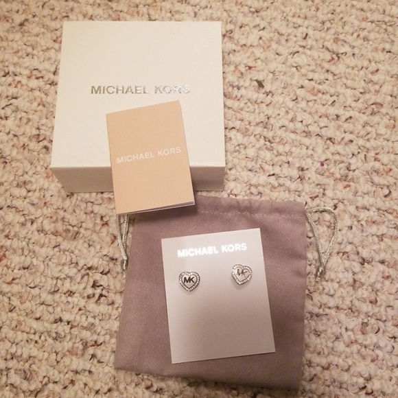 Michael Kors Sliver Studs - Picture 4 of 4
